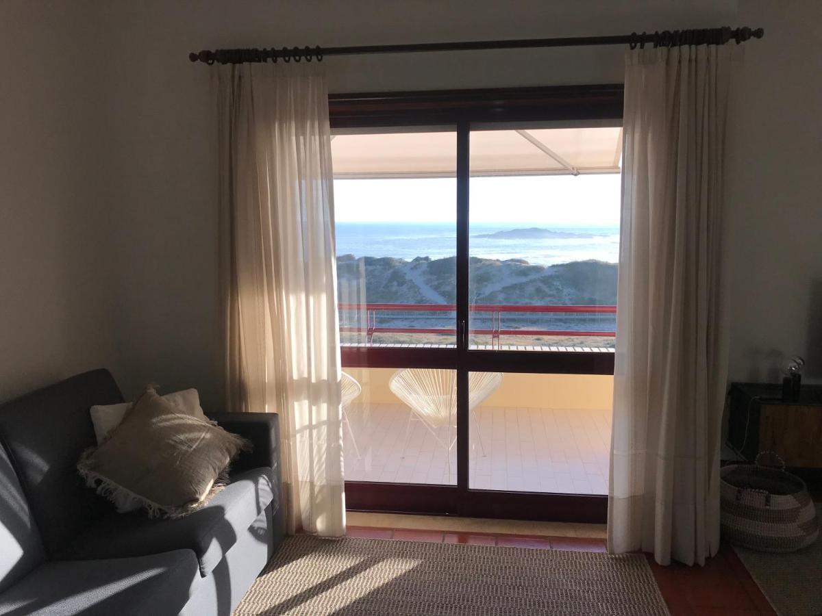 Beachfront Apartment With Swimming Pool Mindelo Bagian luar foto